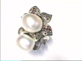 紅寶花朵綻放戒指