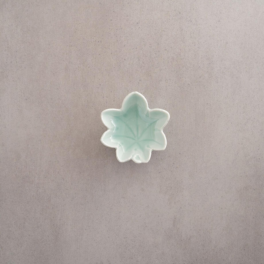 虎仙窯  鍋島青瓷 楓豆皿