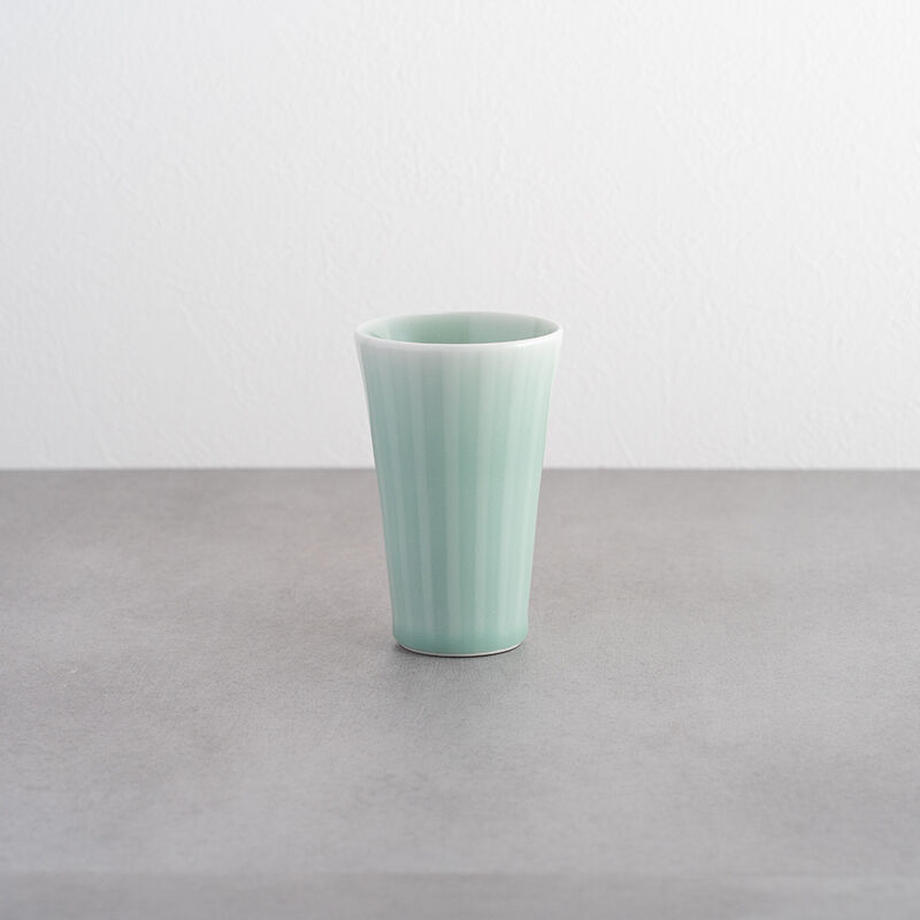 虎仙窯  青瓷十草紋杯