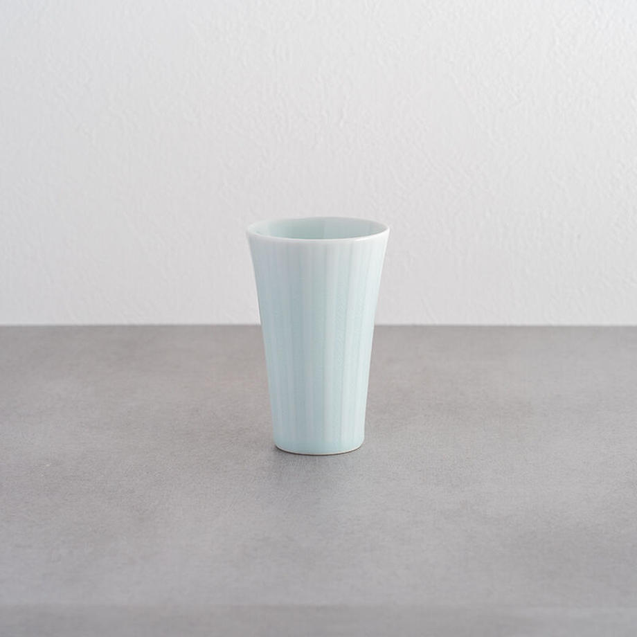 虎仙窯  青白瓷十草紋杯