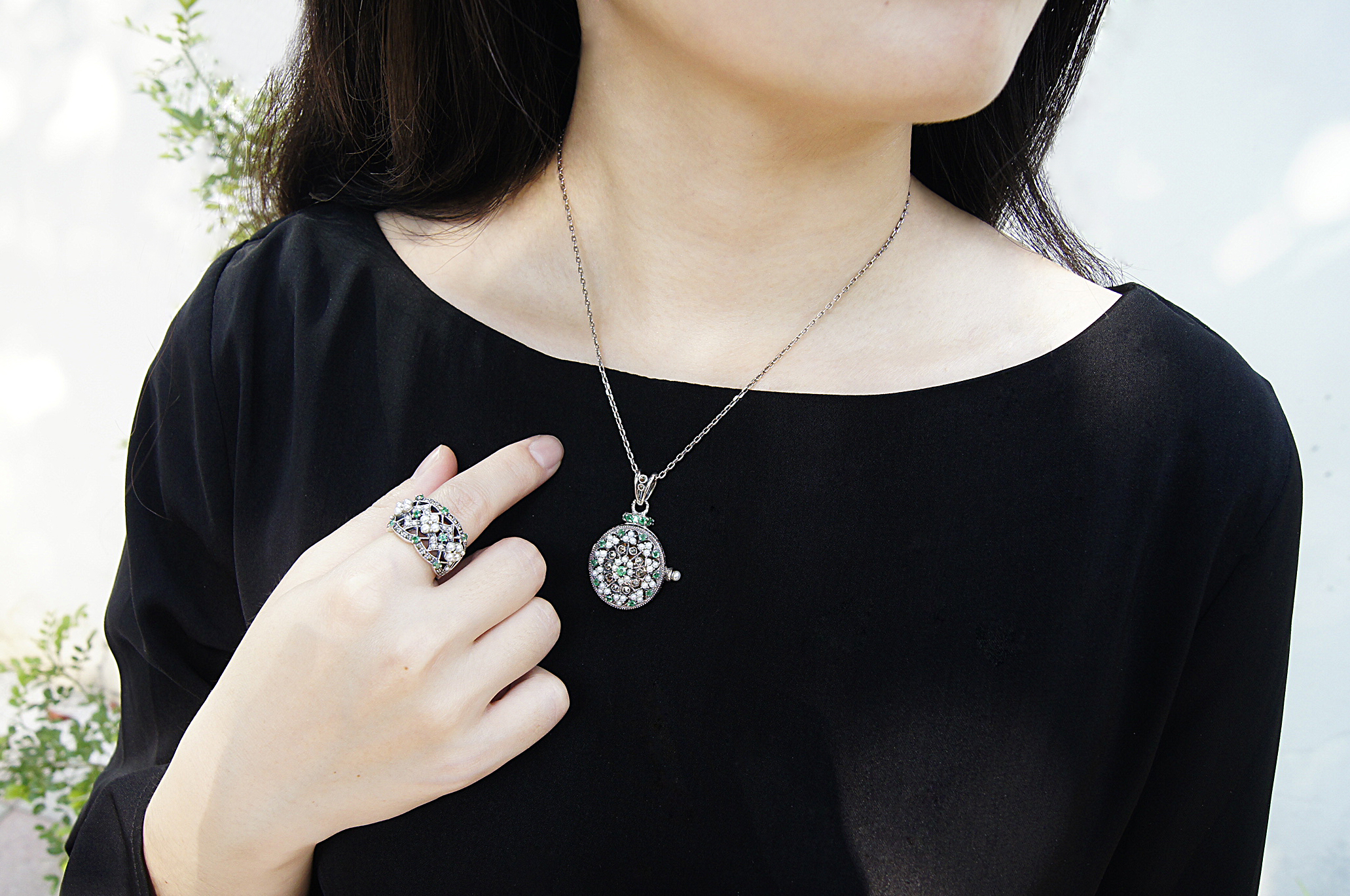 宮廷式祖母綠米珠戒指