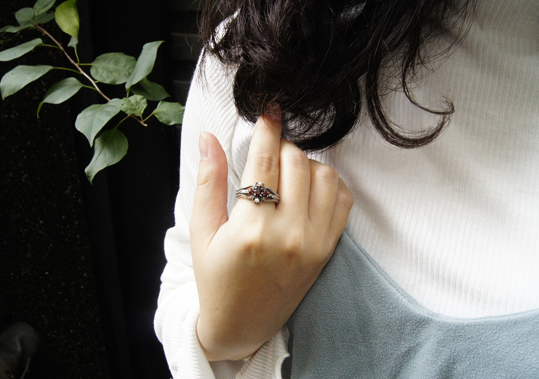 流線型紅榴石戒指