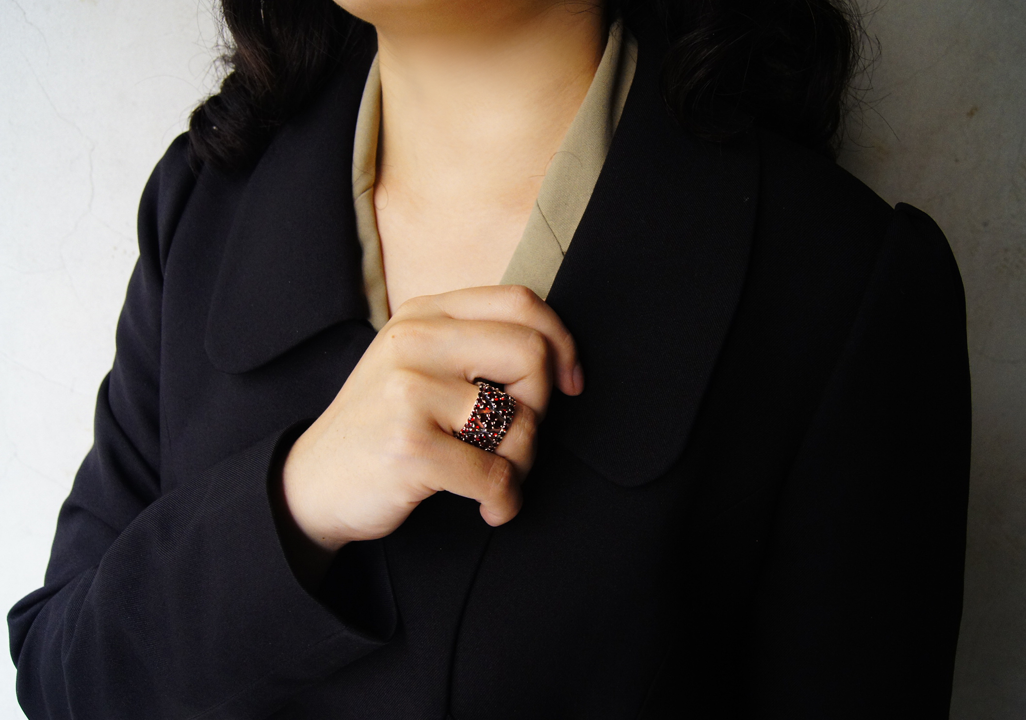 宮廷式紅榴石寬版戒指