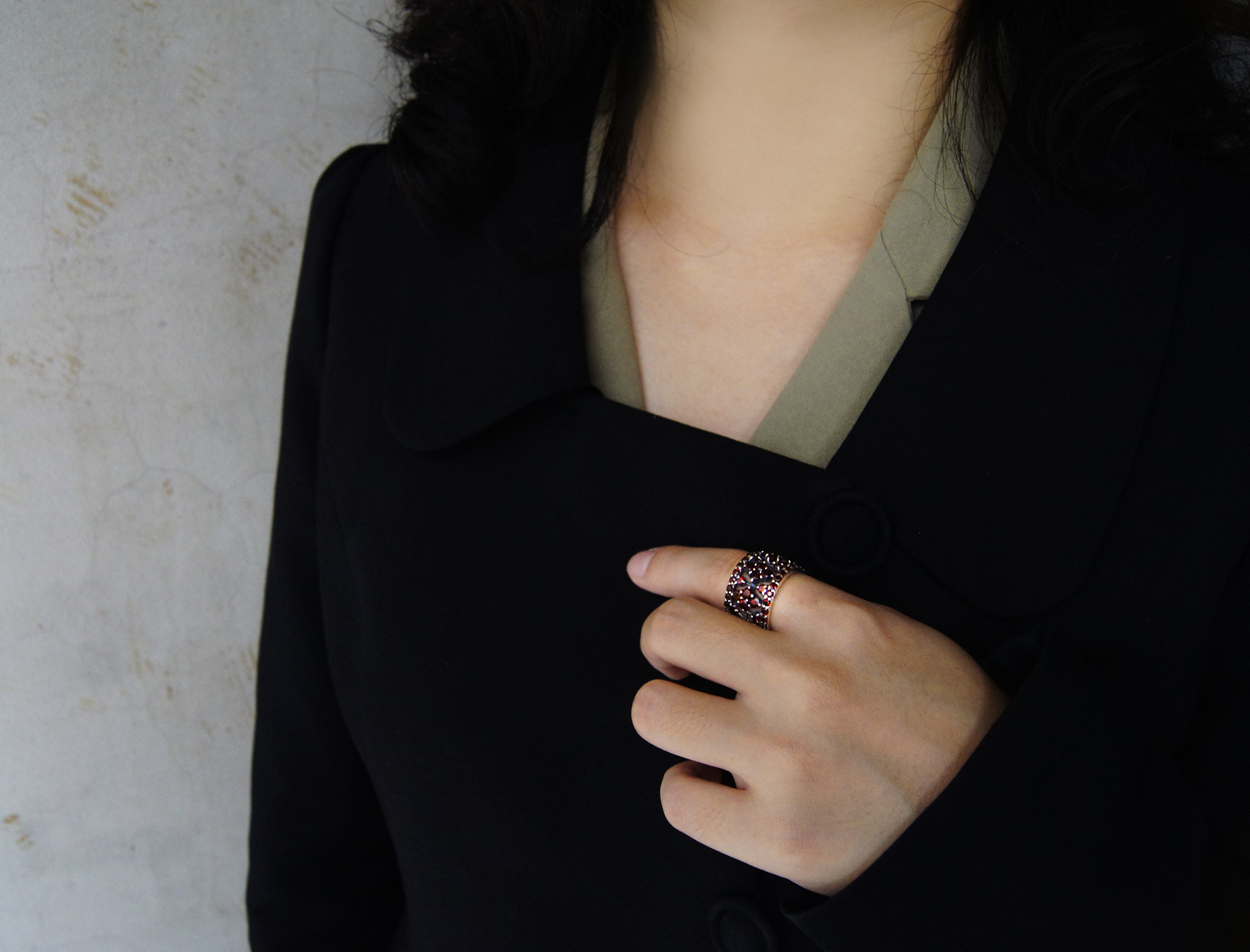 宮廷式紅榴石寬版戒指