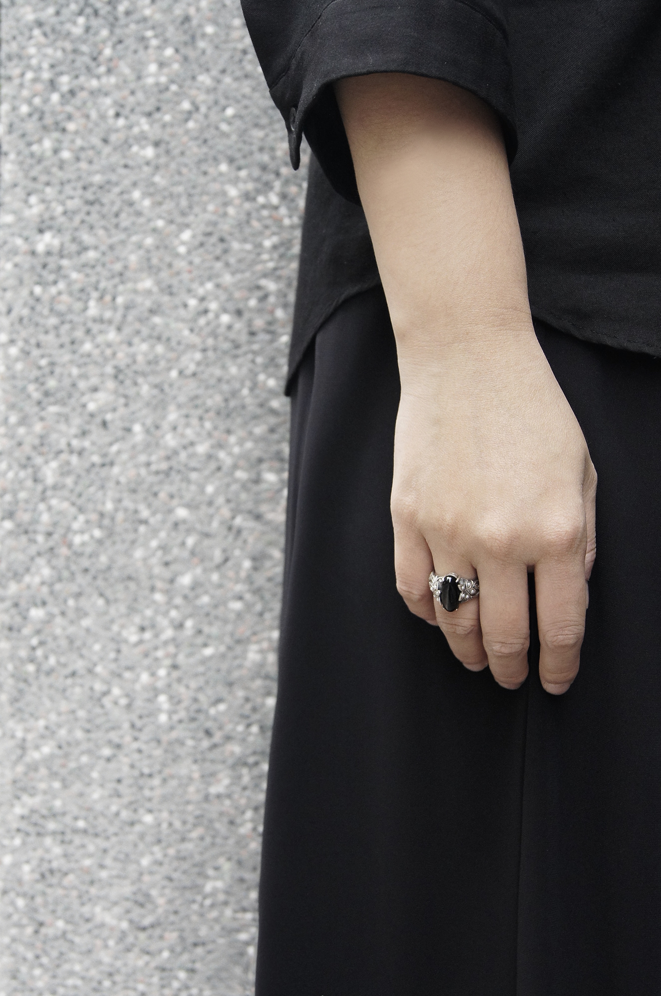 黑瑪瑙花形戒指OP1627