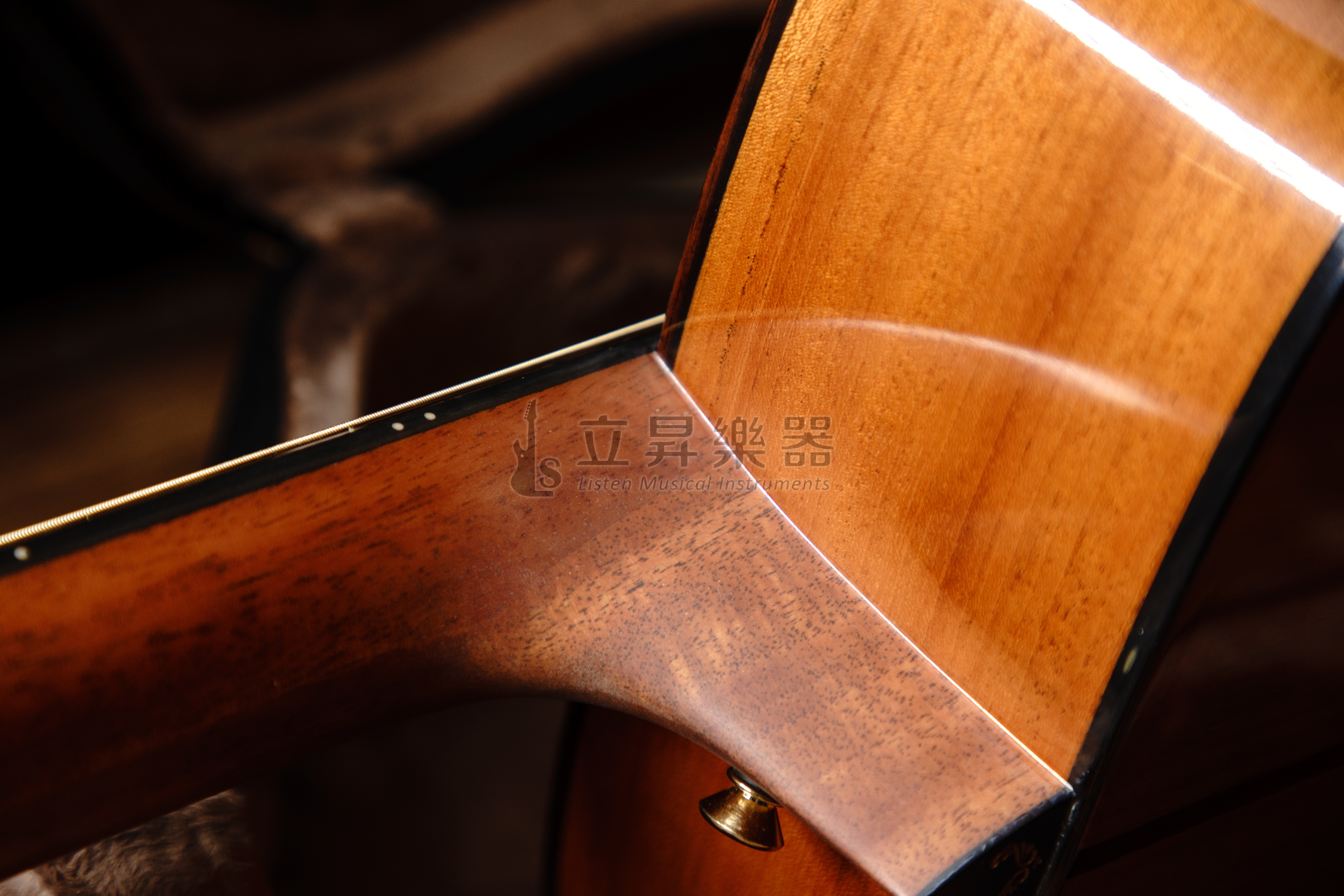 Veelah VEELAH V7-BAS-OM 雲杉木 全單版 民謠 吉他 附原廠皮質硬盒 第 6 張圖片｜三峽吉他 / Bass