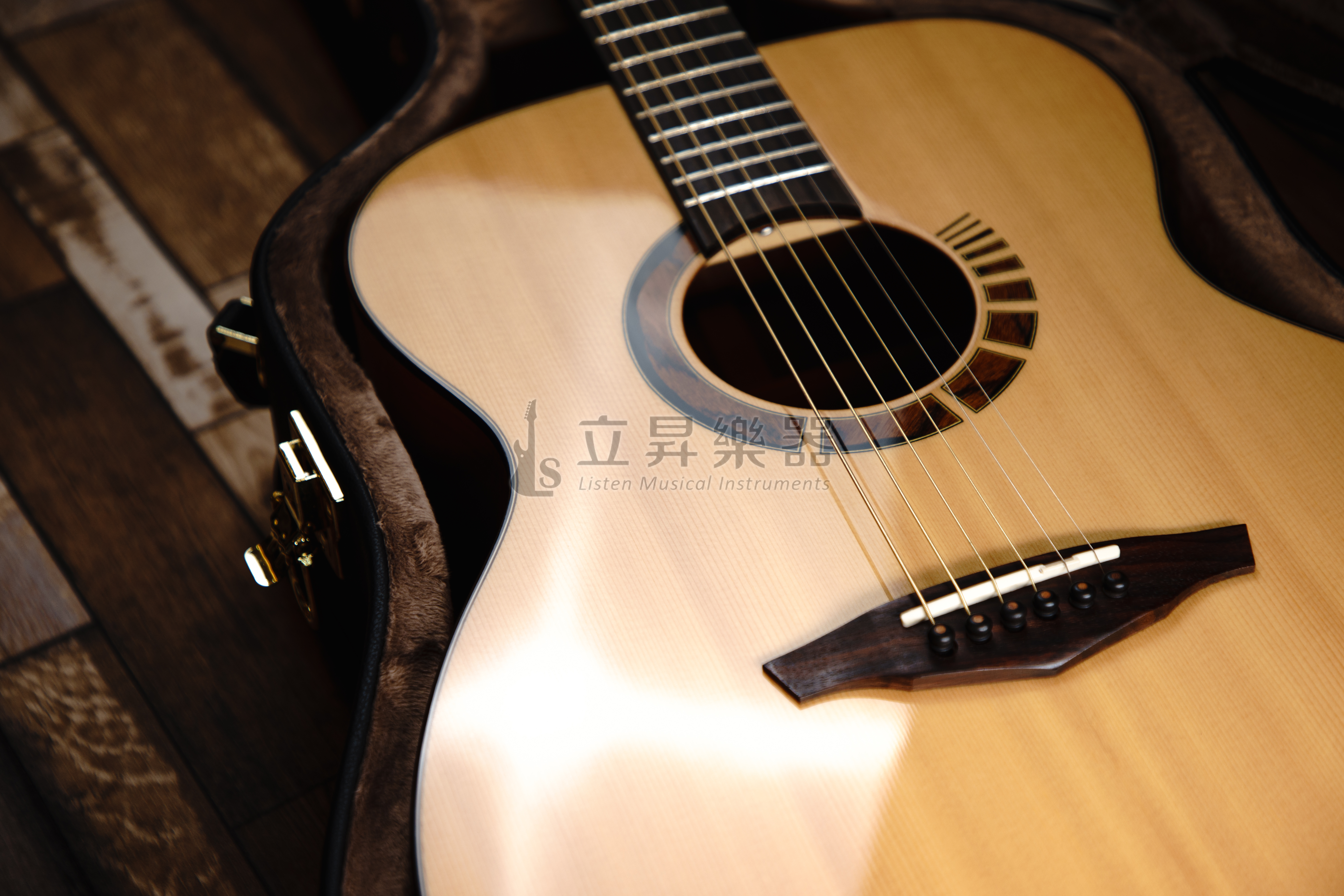 Veelah VEELAH V7-BAS-OM 雲杉木 全單版 民謠 吉他 附原廠皮質硬盒 第 4 張圖片｜三峽吉他 / Bass