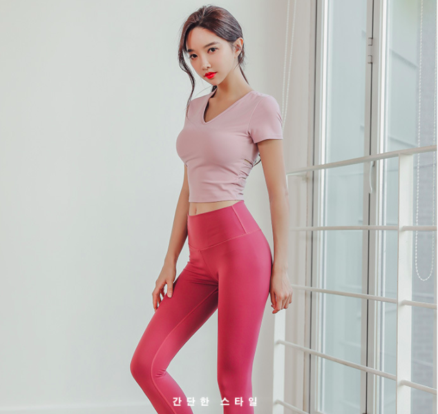 韓國🇰🇷 短版Ｖ領後背交叉氣質瑜伽健身運動上衣