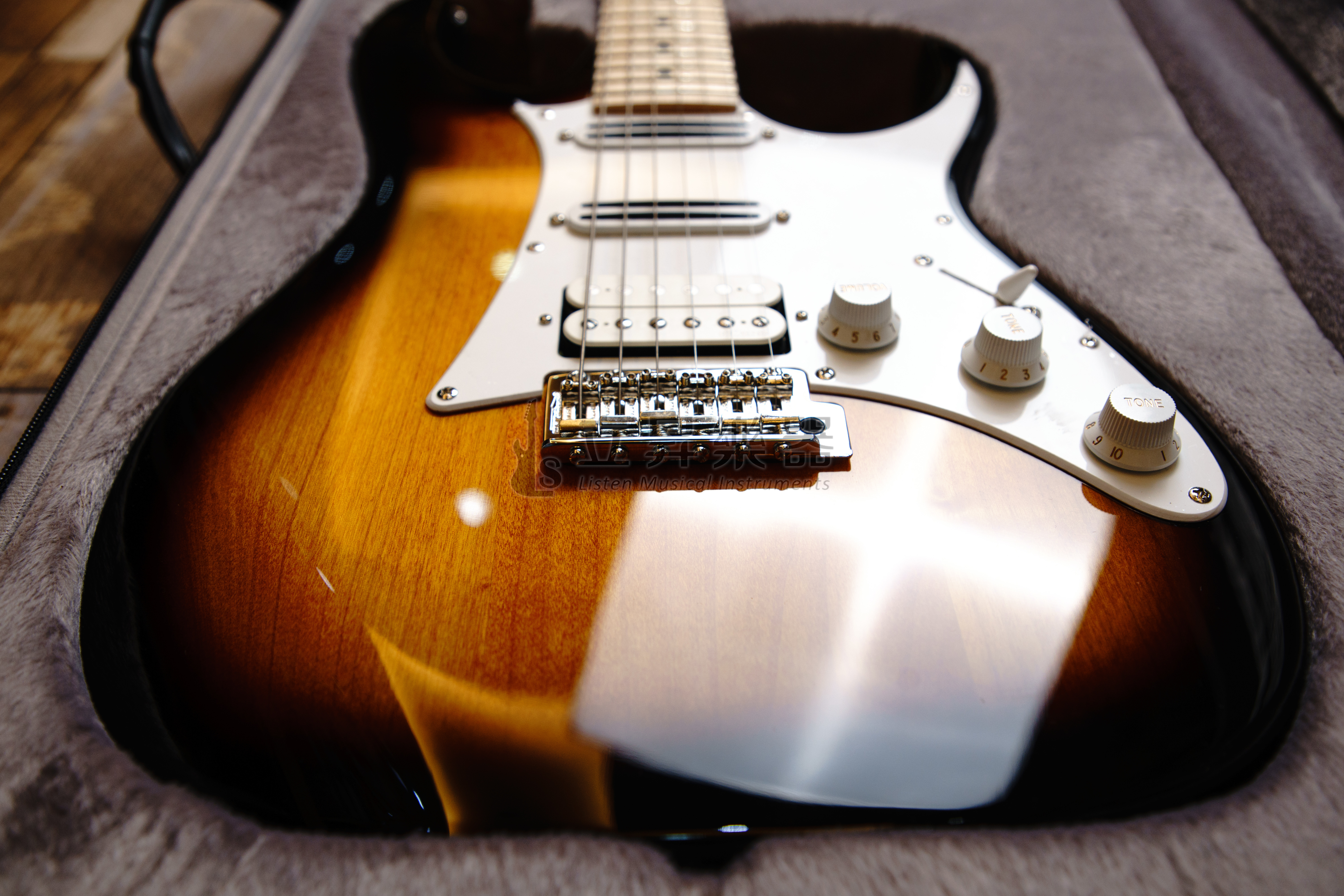 Ibanez 電吉他 Ibanez AT10P-SB 夕陽漸層色 Andy Timmons簽名款 小搖座 附Case AT-10P 第 3 張圖片｜三峽吉他 / Bass