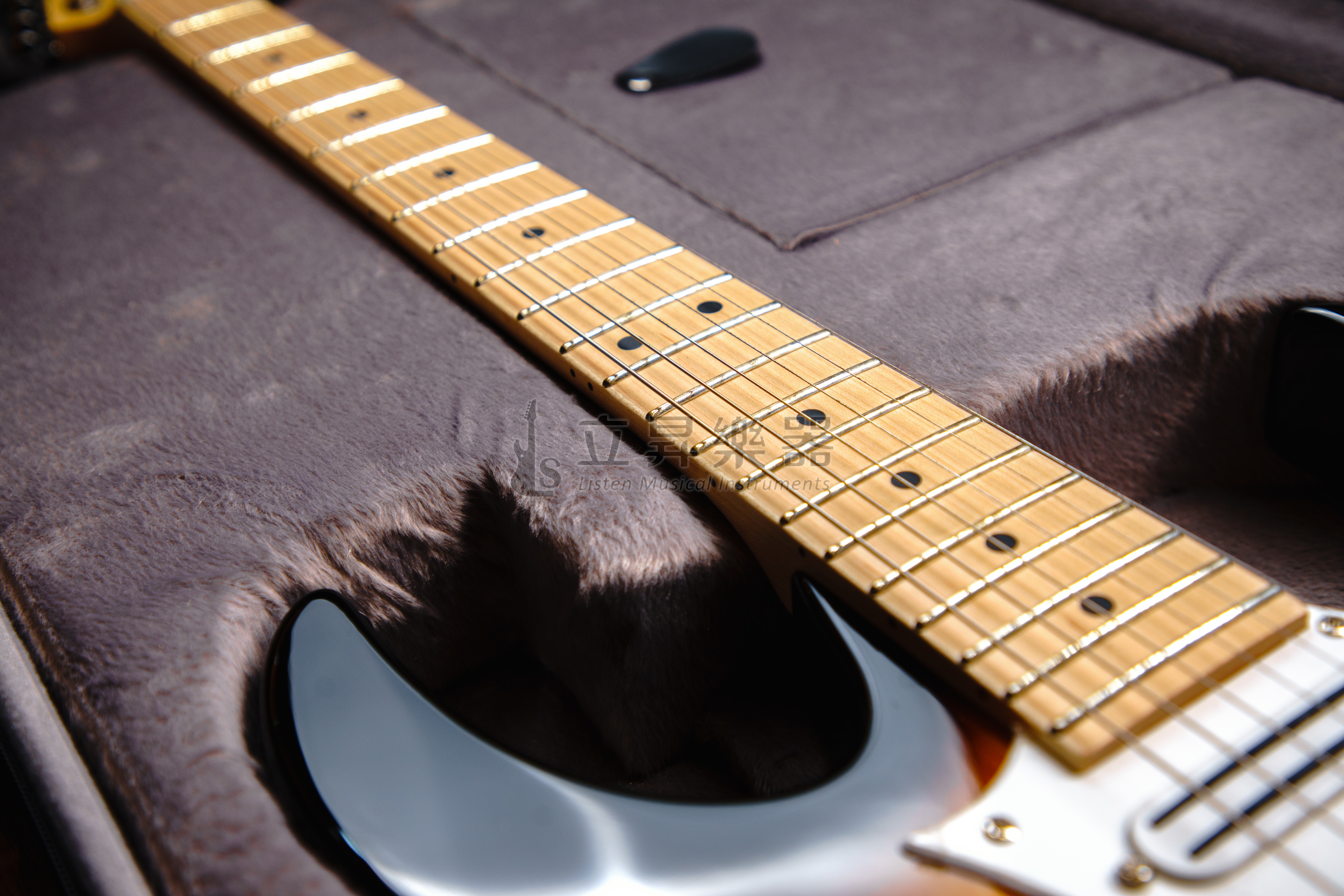 Ibanez 電吉他 Ibanez AT10P-SB 夕陽漸層色 Andy Timmons簽名款 小搖座 附Case AT-10P 第 5 張圖片｜三峽吉他 / Bass