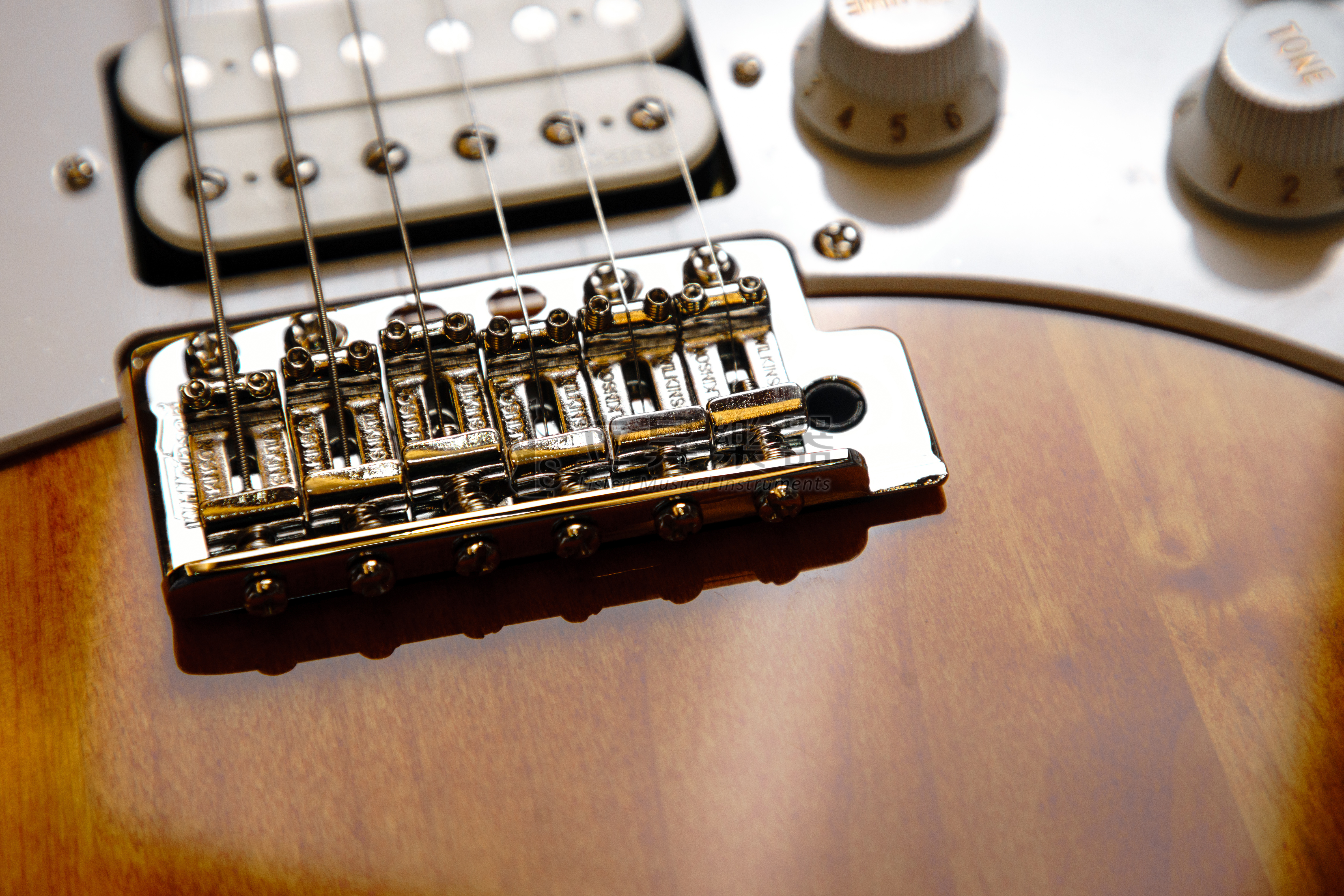 Ibanez 電吉他 Ibanez AT10P-SB 夕陽漸層色 Andy Timmons簽名款 小搖座 附Case AT-10P 第 4 張圖片｜三峽吉他 / Bass