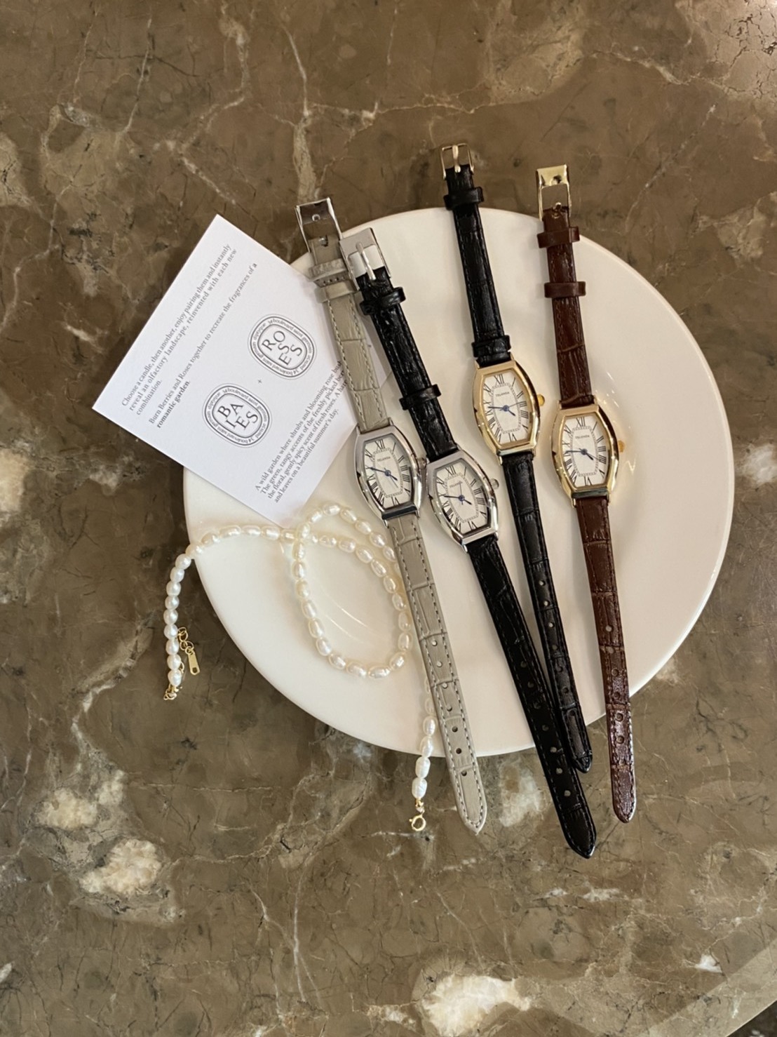 真皮橢圓錶 (黑銀色)