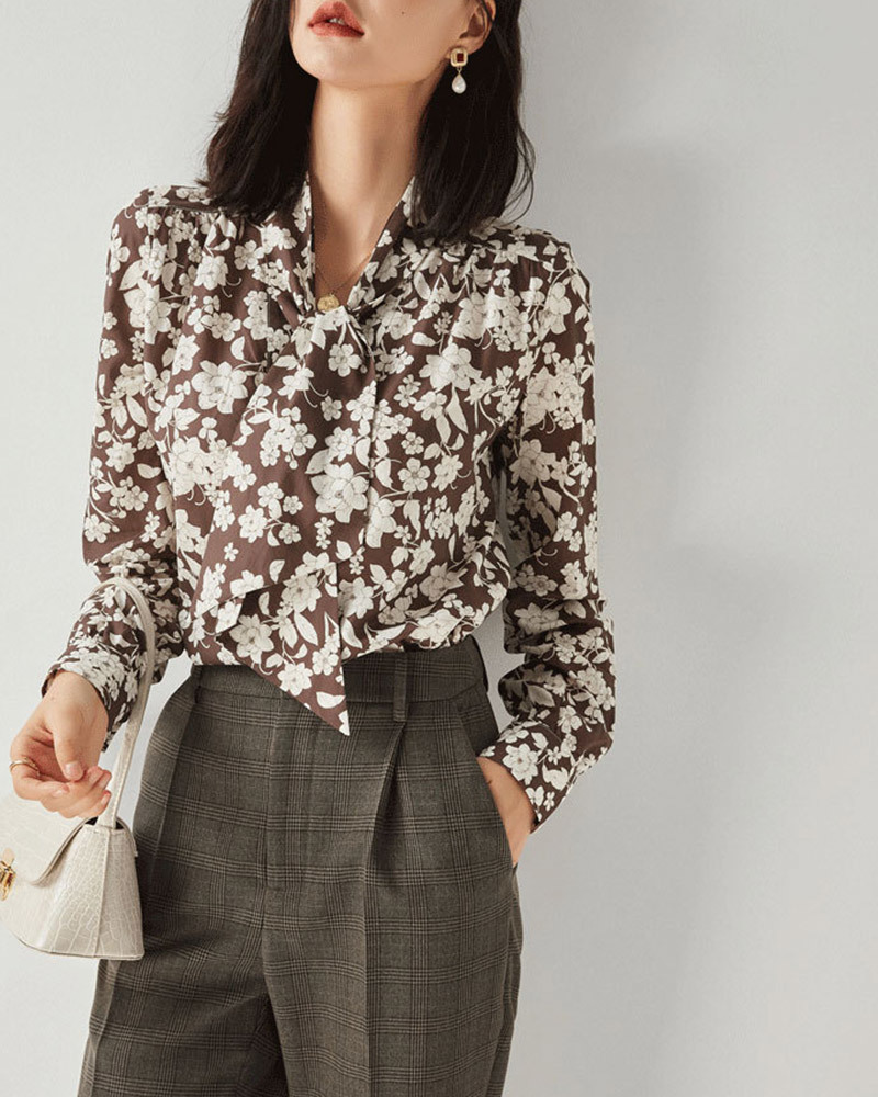 DEER.W 領結綁帶肩褶印花上衣 咖啡