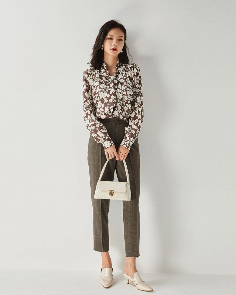 DEER.W 領結綁帶肩褶印花上衣 咖啡