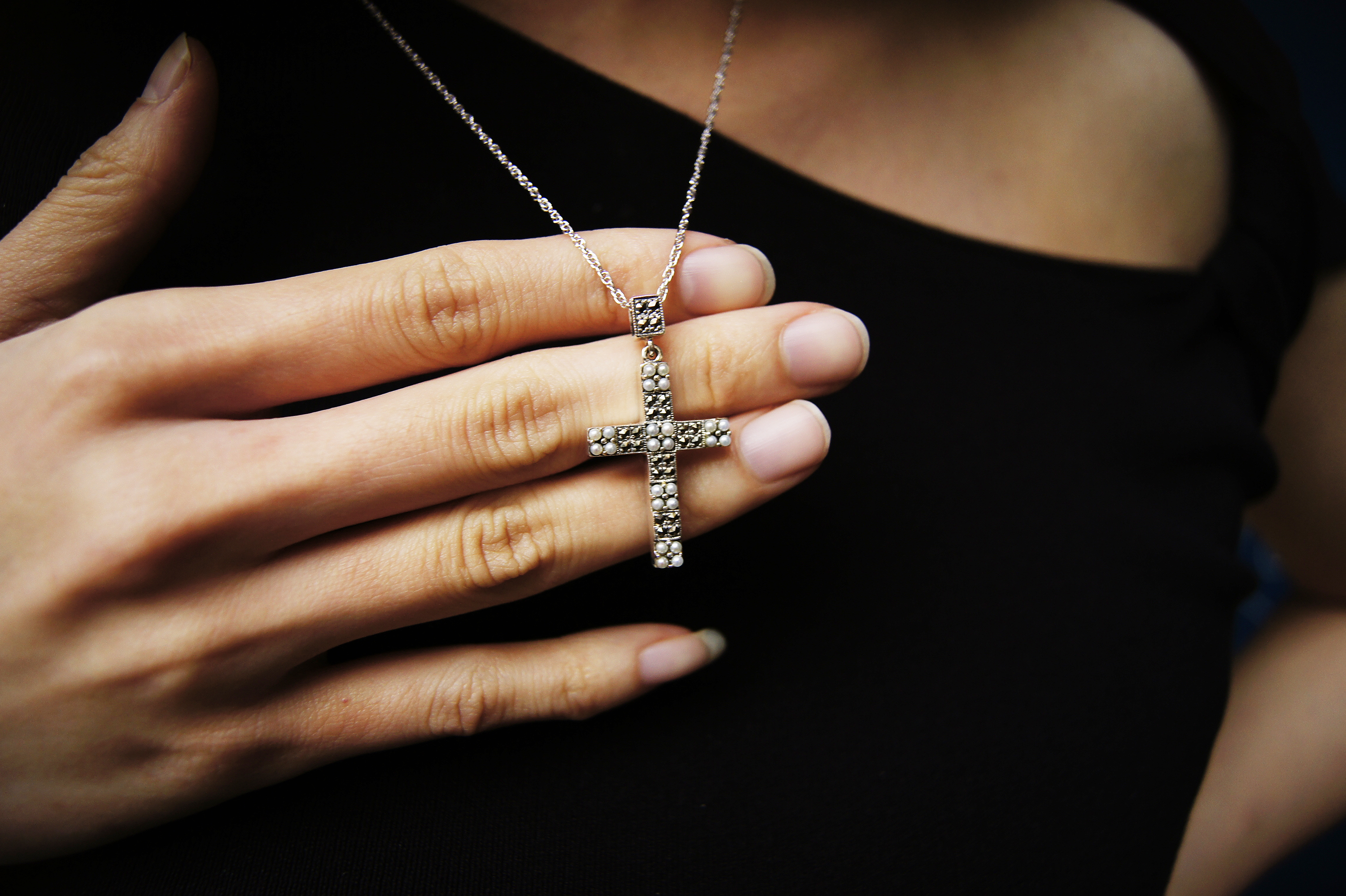 小米珠馬克賽石十字架墜子