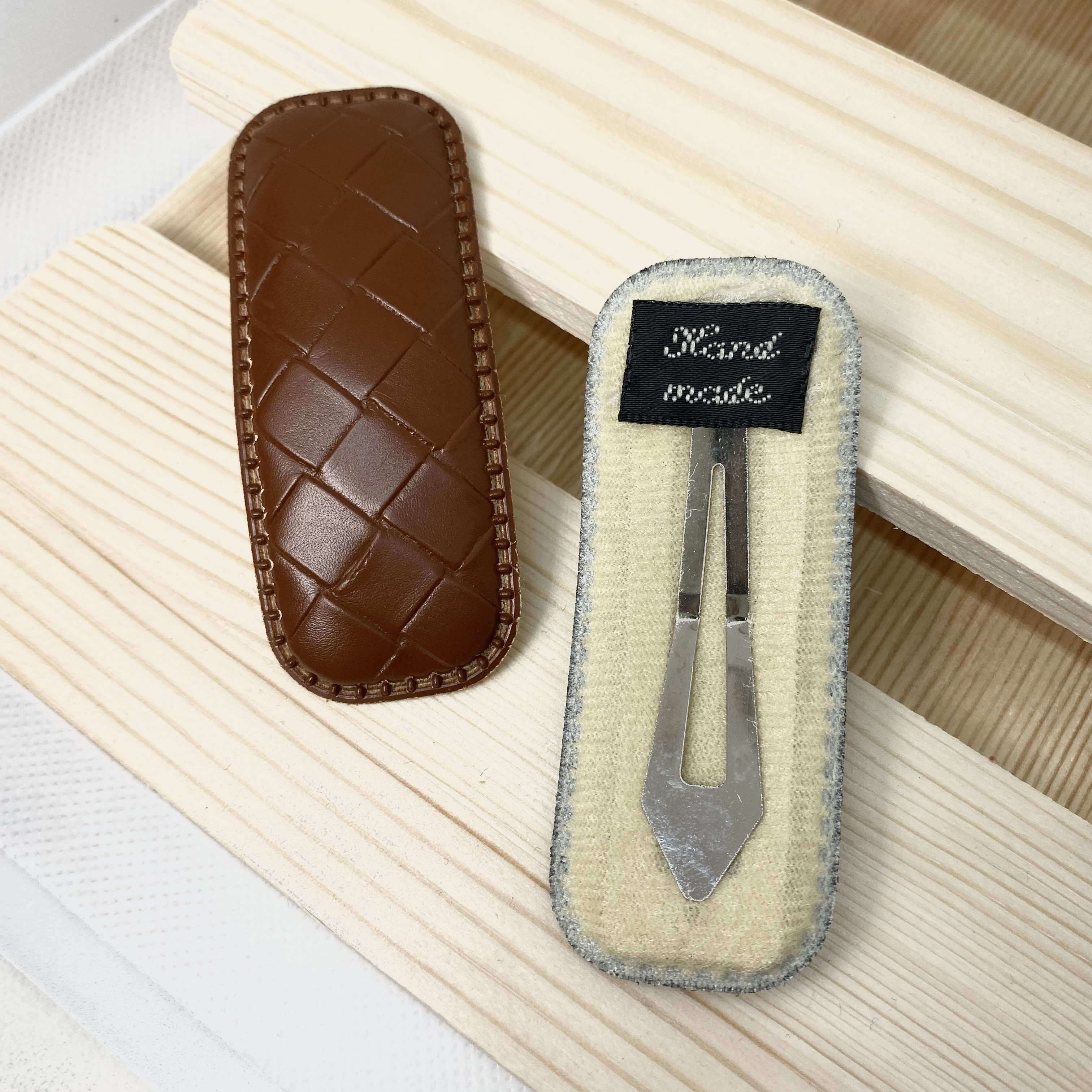 復古菱格彷皮髮夾