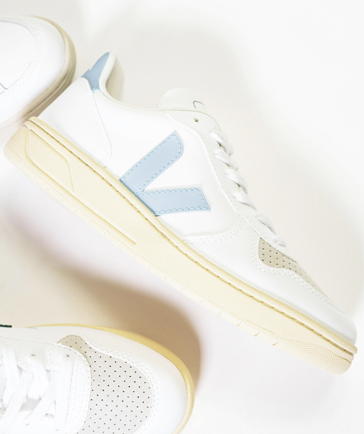 VEJA TRAINER V10