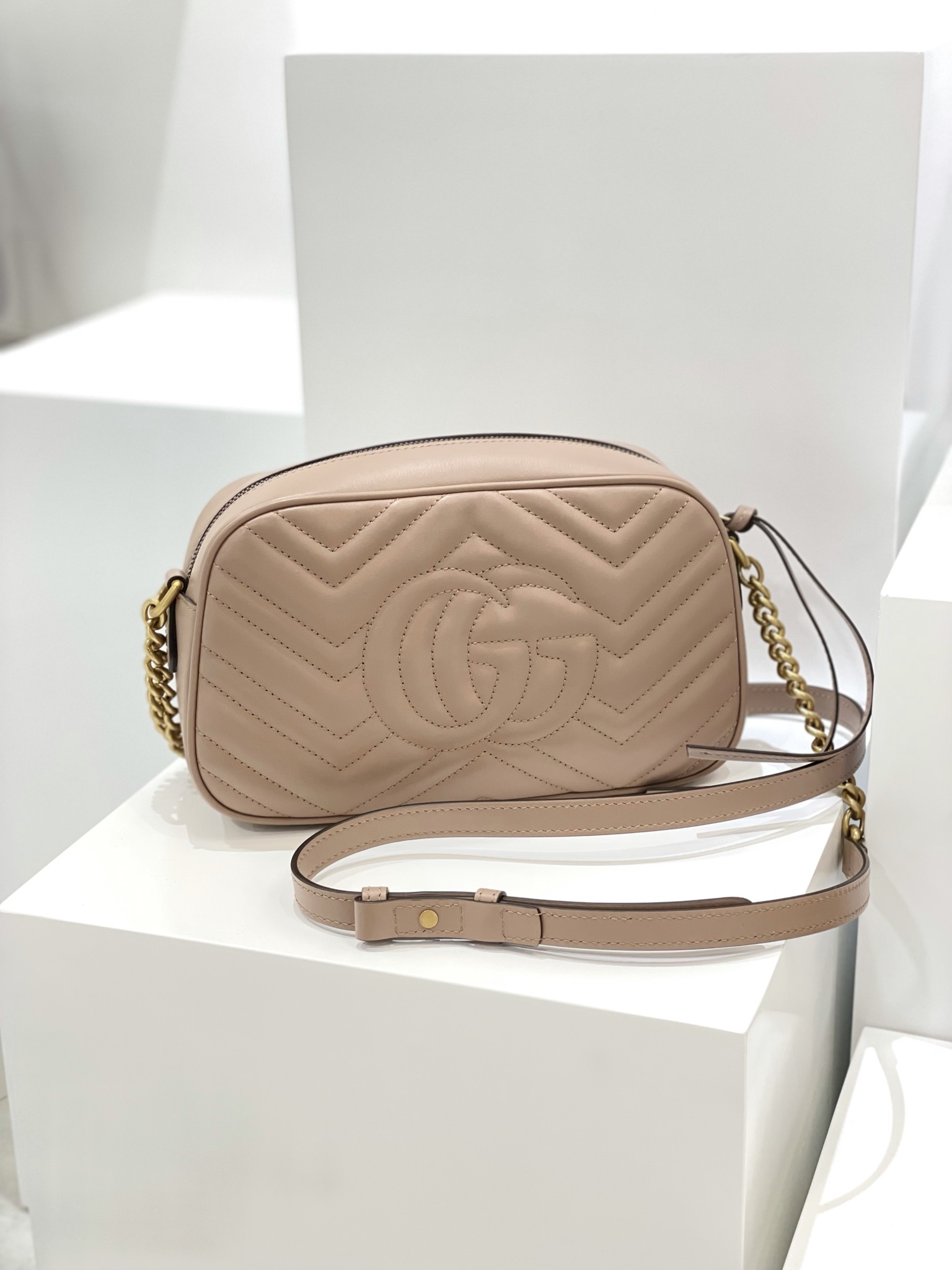 GUCCI GG Marmont Small Camera Bag