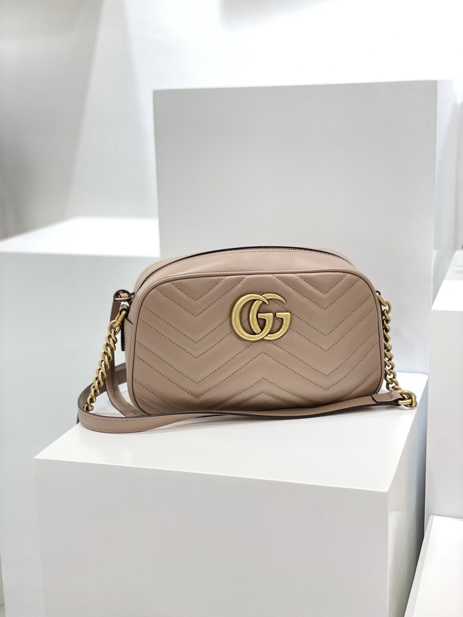 GUCCI GG Marmont Small Camera Bag