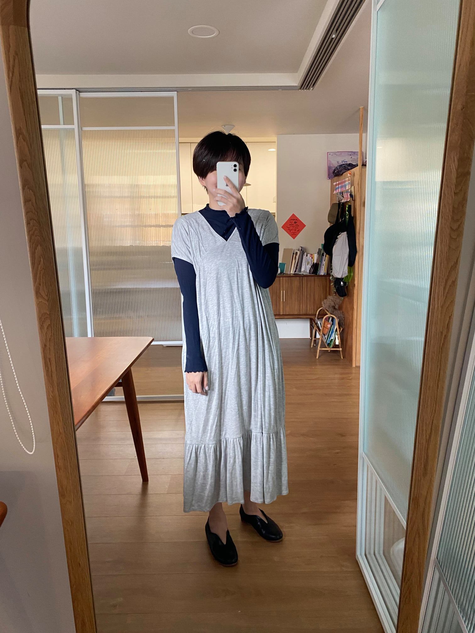 身體語言剪裁針織洋裝-靠近