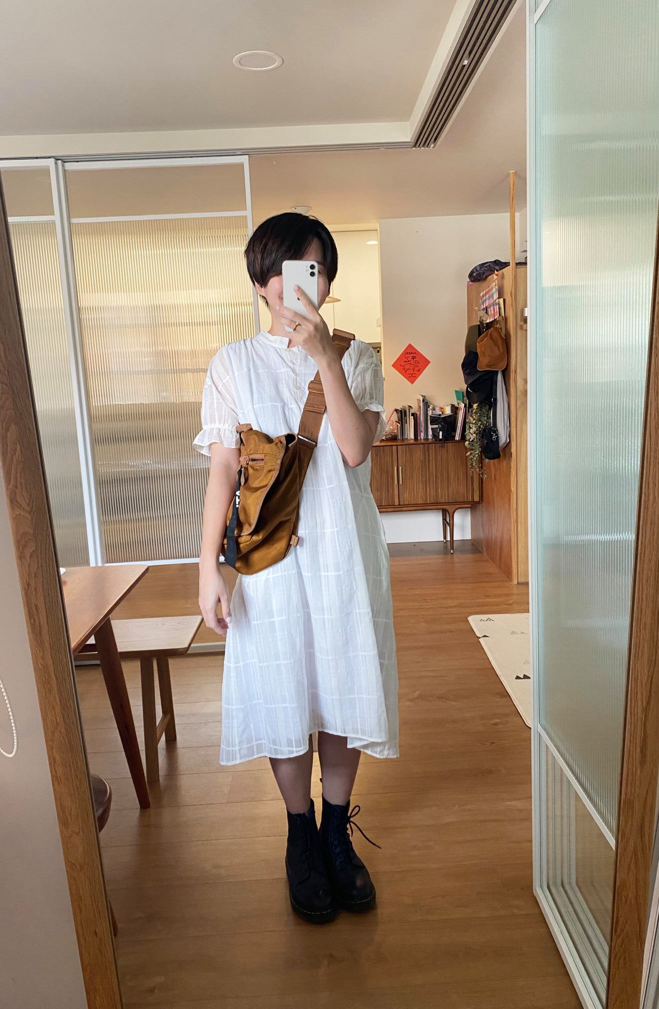 披星戴月短袖洋裝-白晝輕語