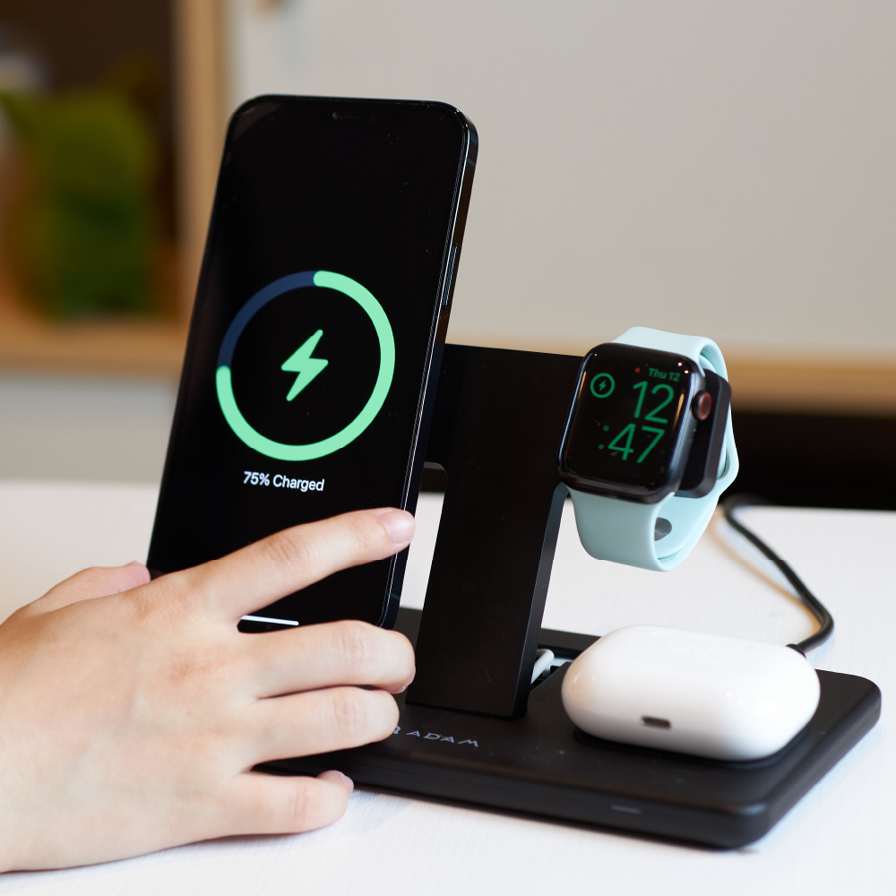 OMNIA M3 Magnetic 3-in-1 Wireless Charging Station