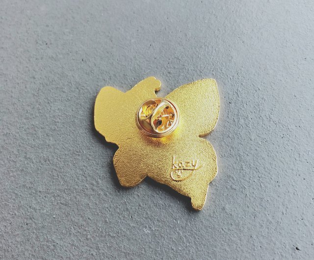 kazy chan 會飛的白貓  金屬別針/胸章