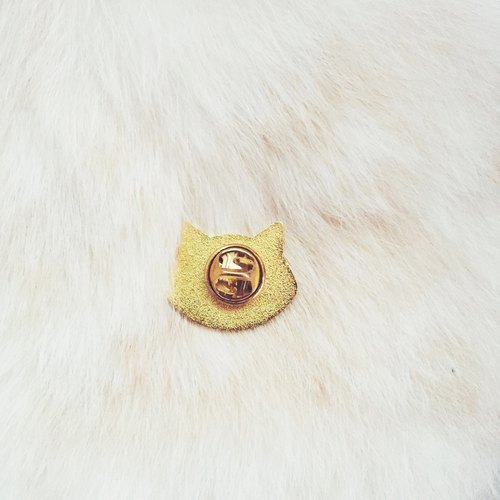 kazy chan 黃花貓  金屬別針/胸章