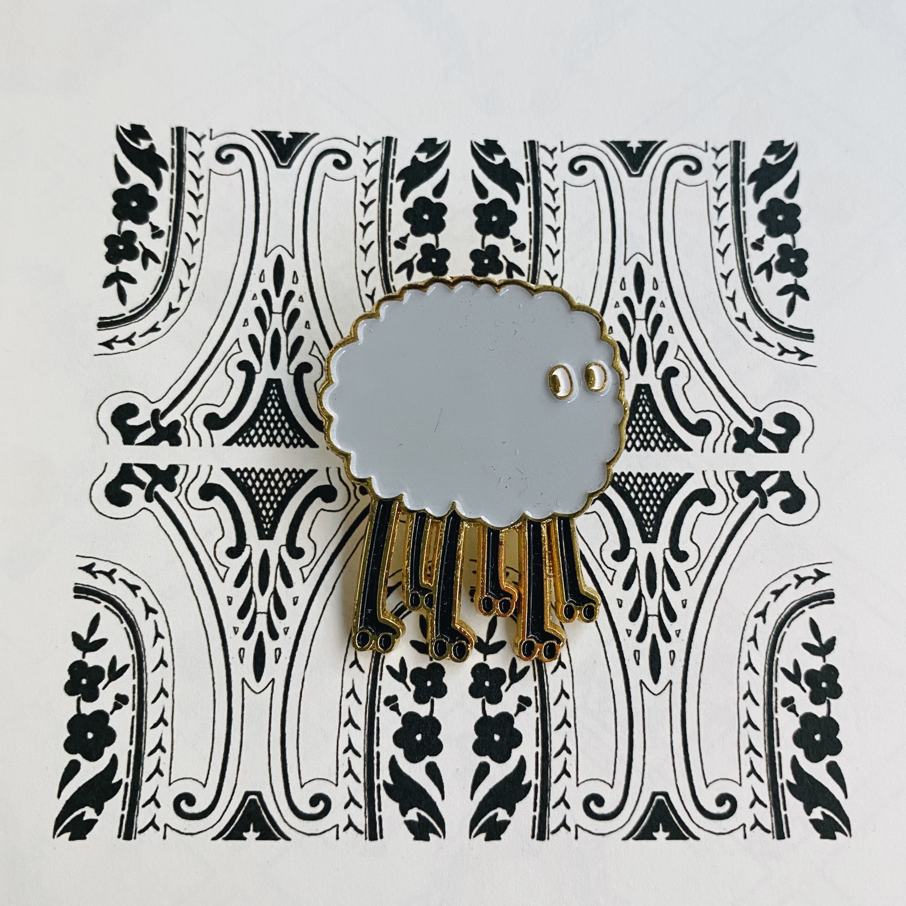 kazy chan 阿毛  金屬別針/胸章