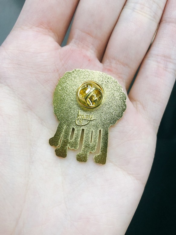 kazy chan 阿毛  金屬別針/胸章