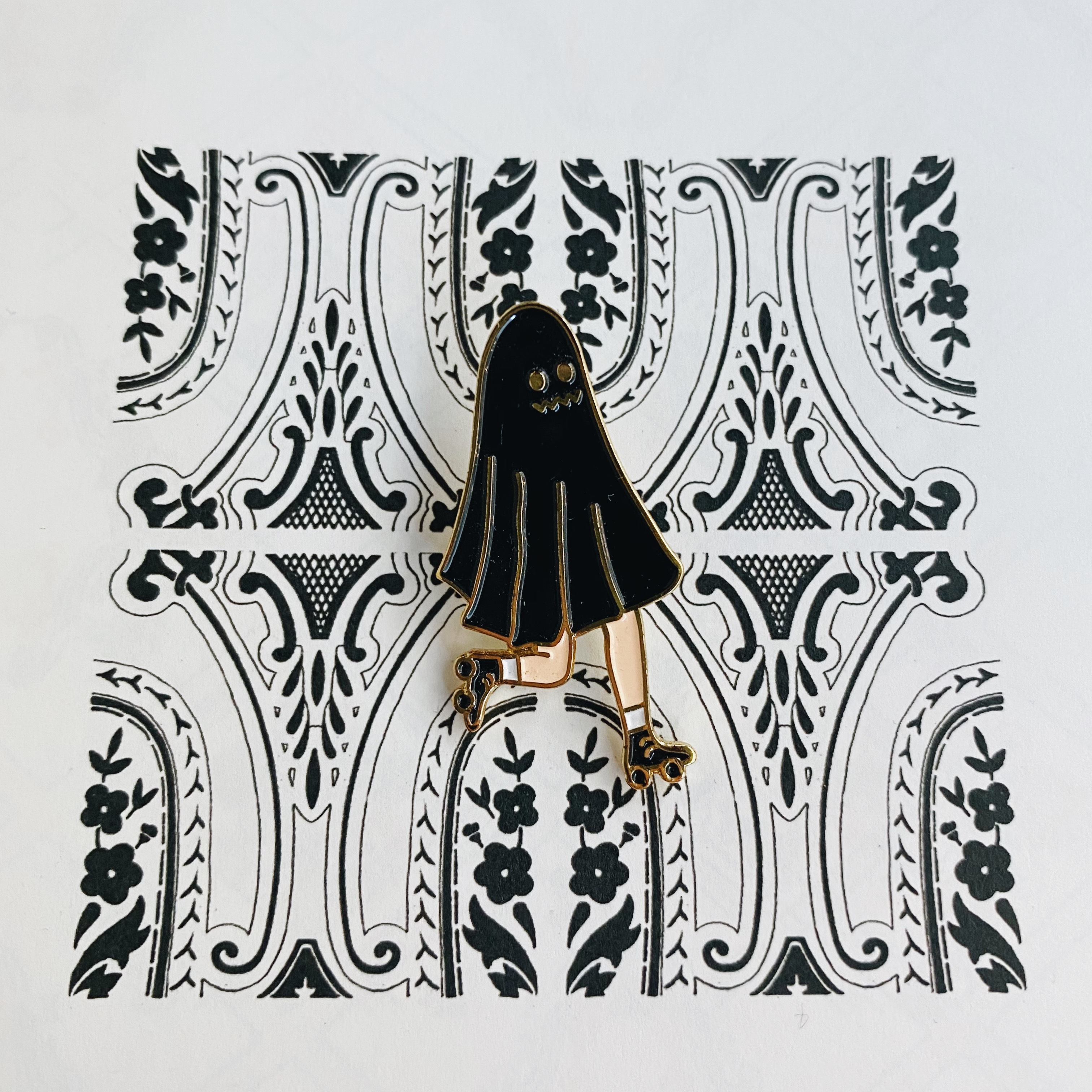 kazy chan 滾輪鬼 金屬別針/胸章