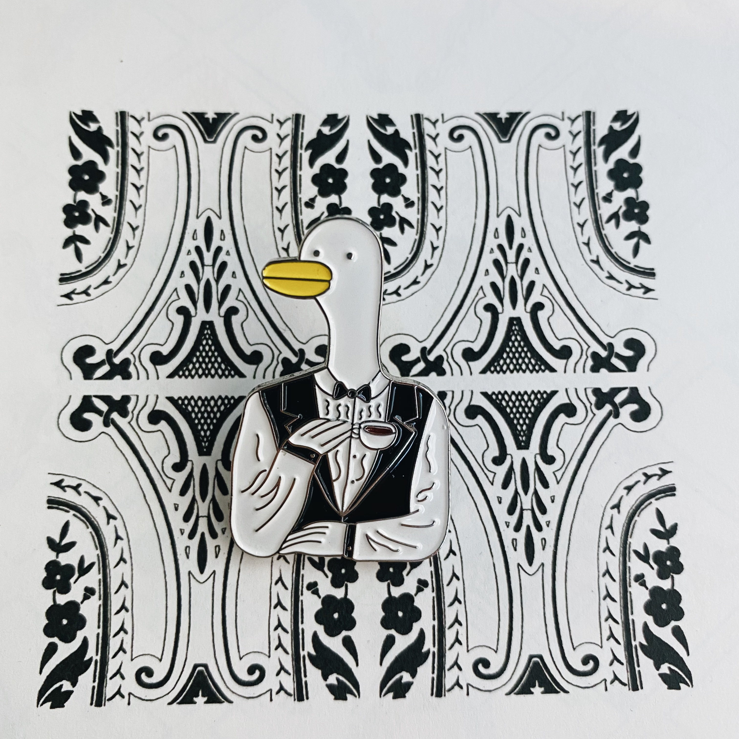 kazy chan 鴨子服務員 金屬別針/胸章