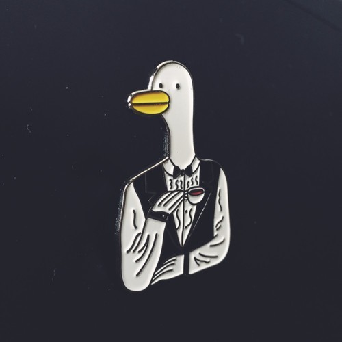 kazy chan 鴨子服務員 金屬別針/胸章