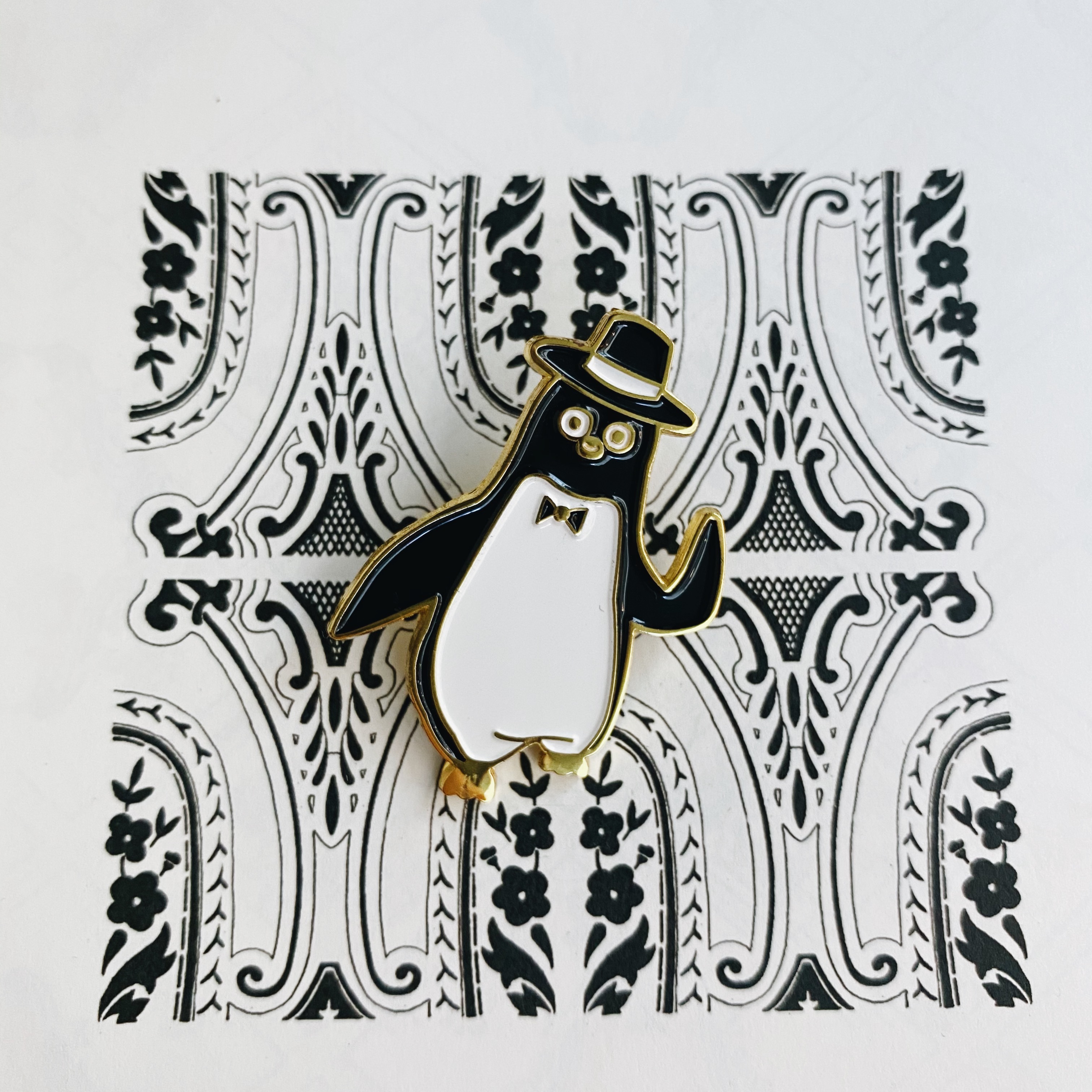 kazy chan 紳士企鵝 金屬別針/胸章