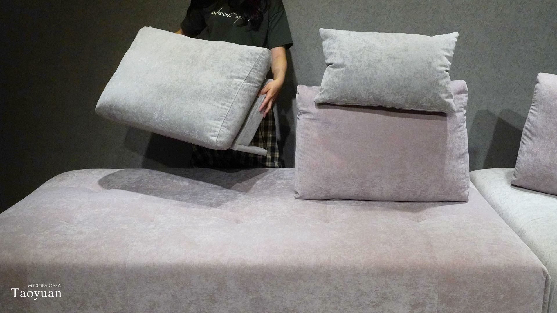 尼斯沙發無論是外型還是功能就像是積木一樣讓人隨意擺放