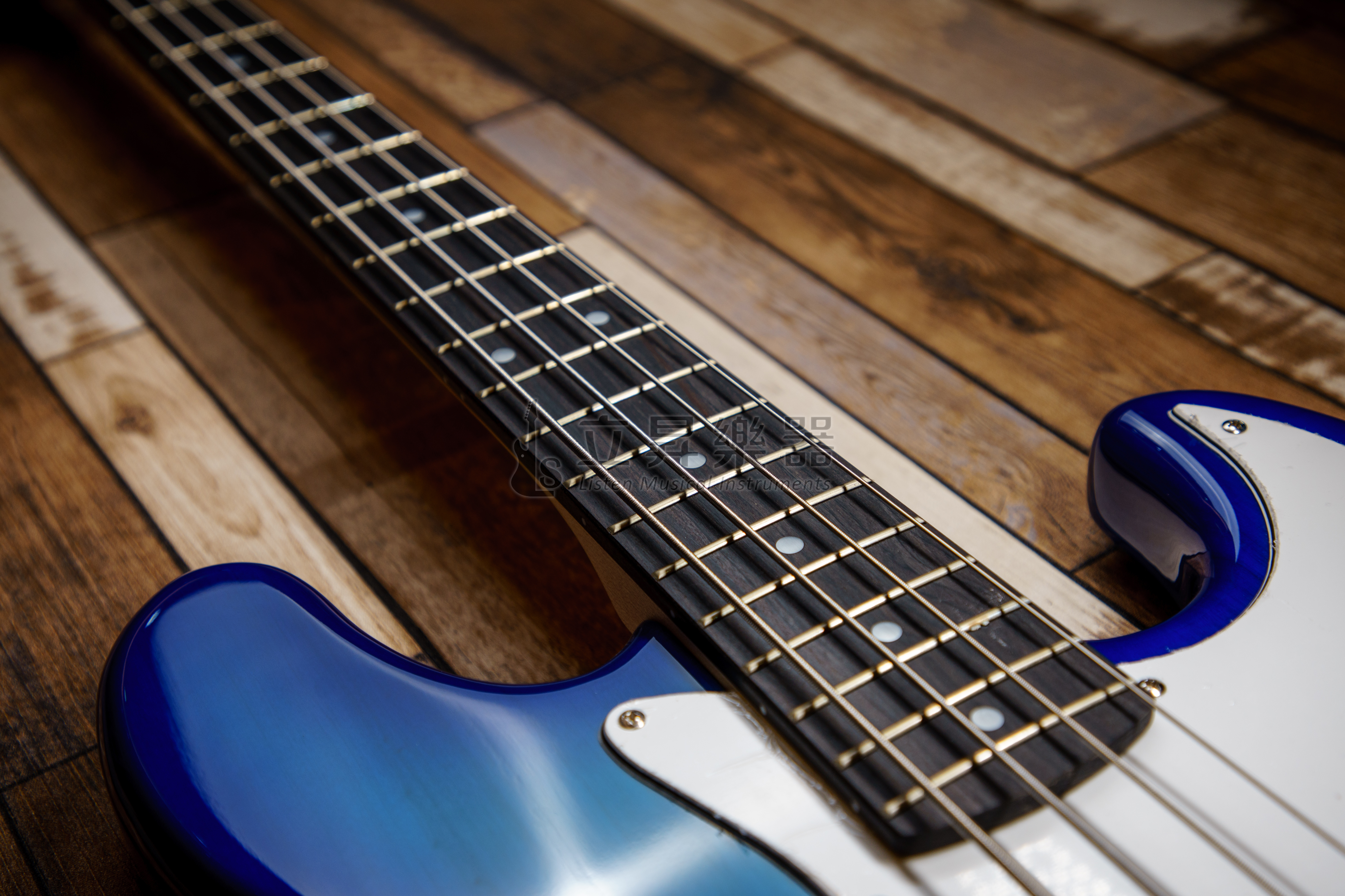 貝斯 Check Save HB-002BL Jazz Bass 藍色 電貝斯 附琴袋 HB 002 BL HB002 第 4 張圖片｜三峽吉他 / Bass