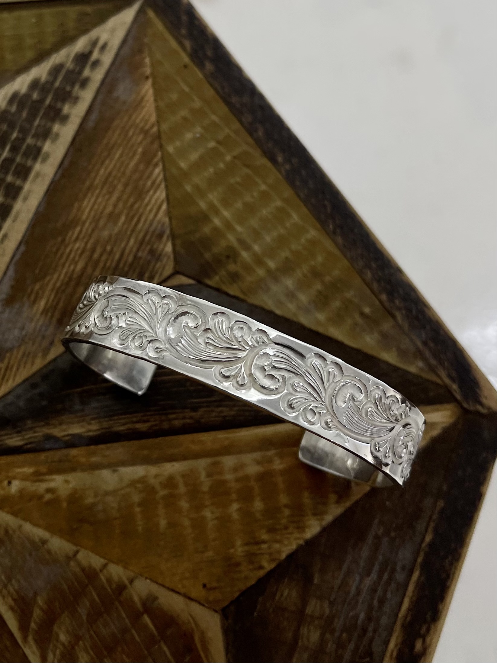 12mm 全銀唐草點銀玫瑰手鐲