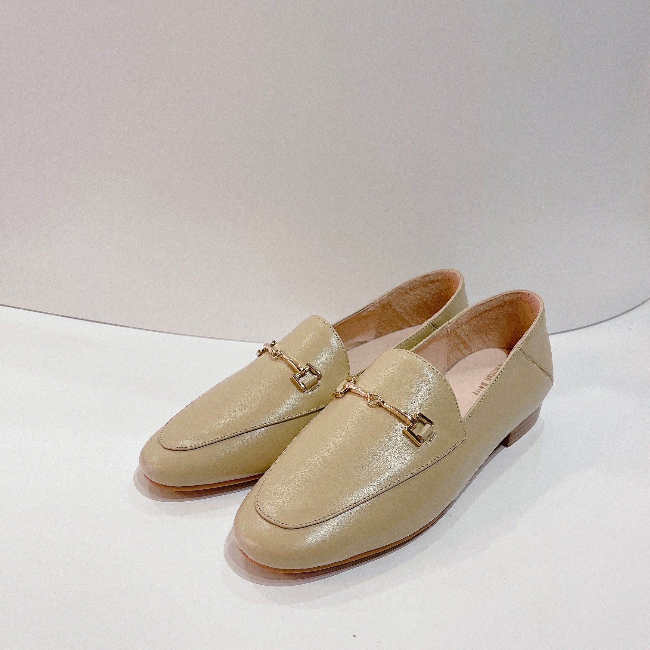 (現貨) SS2131 Leather Loafers in Beige