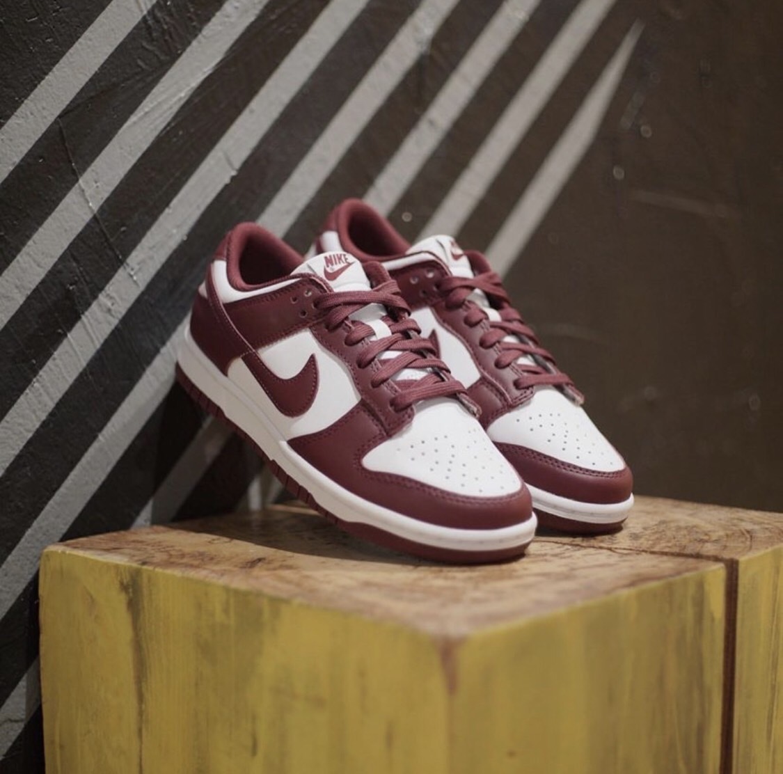 dunk low dark red