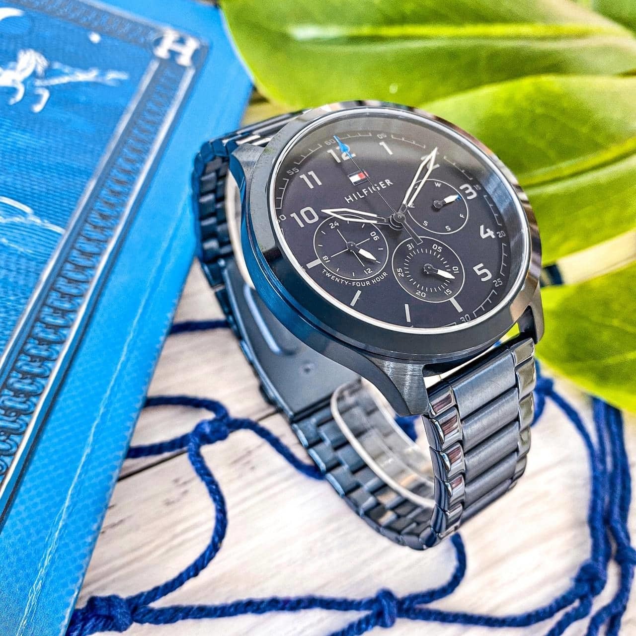 【Tommy Hilfiger】時尚藍鋼三眼紳士腕錶 1791853 44mm 現代鐘錶