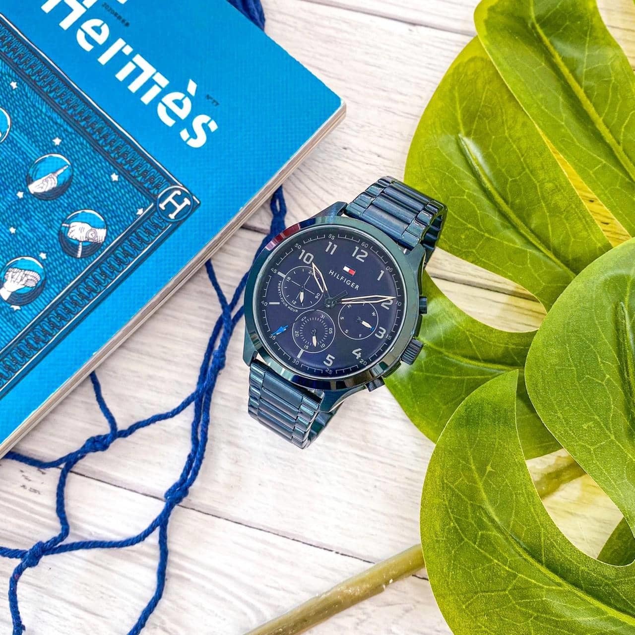 【Tommy Hilfiger】時尚藍鋼三眼紳士腕錶 1791853 44mm 現代鐘錶