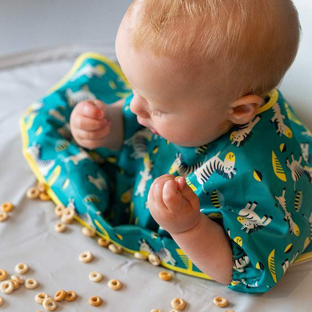 現貨-🇬🇧英國 Tidy Tot Cover & Catch Bib  嬰幼兒防髒飯衣(吸盤款)