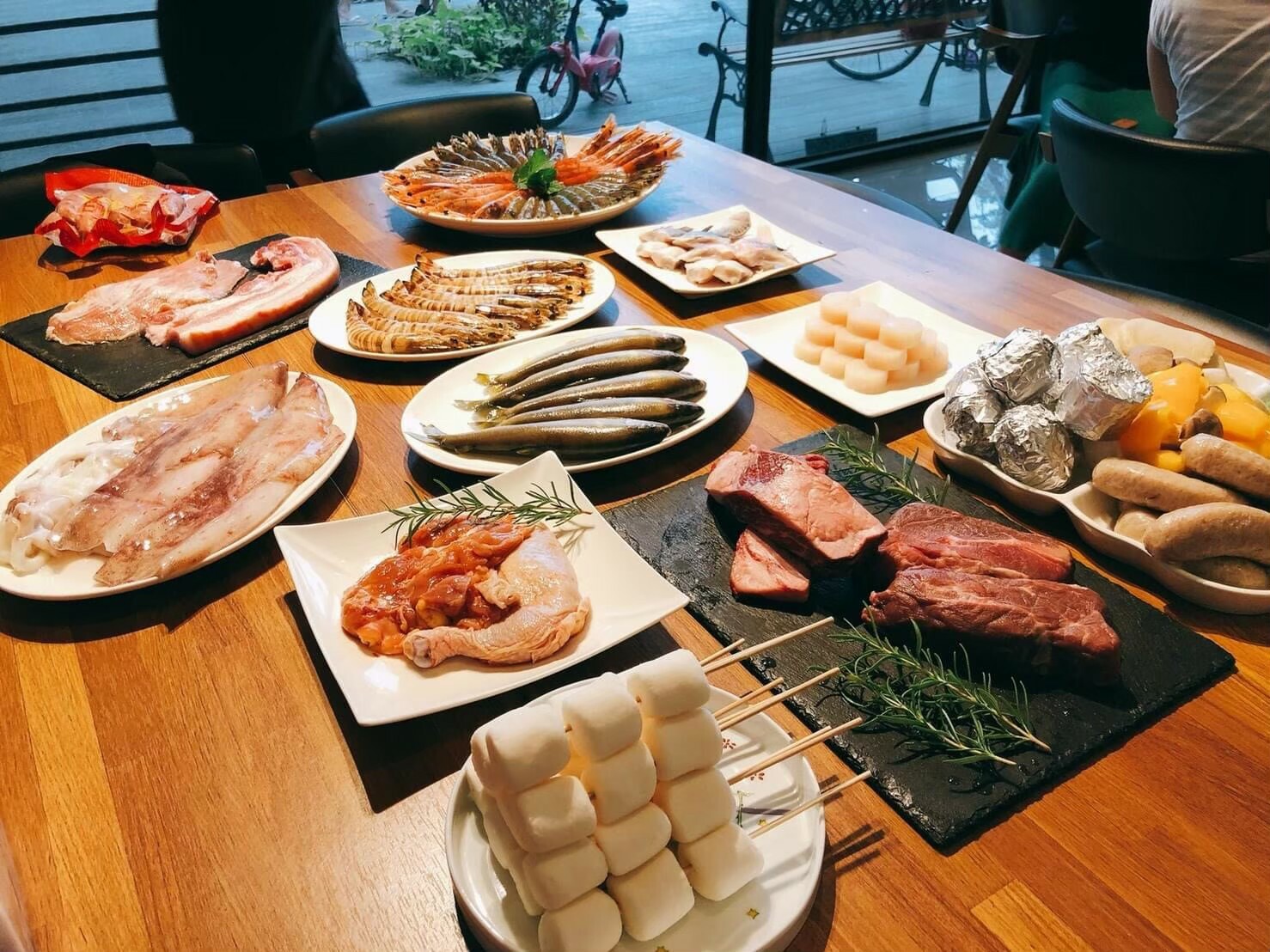 餐飲服務
