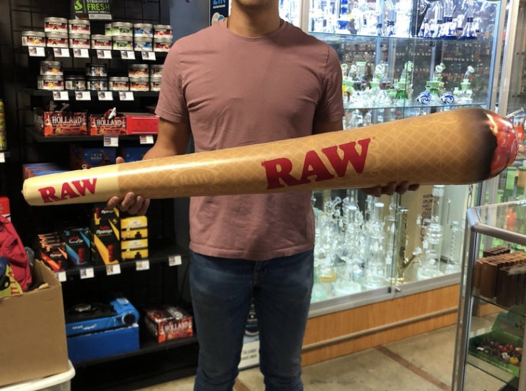 RAW Inflatable Cone 捲菸造型 充氣玩具