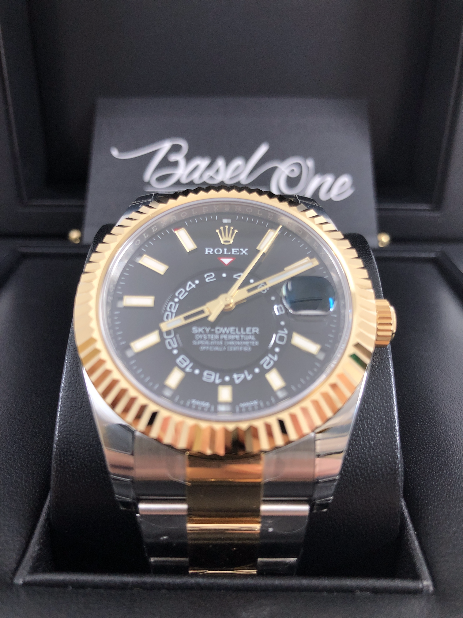 DISCONTINUED BRAND NEW ROLEX 326933 SKY DWELLER STAINLESS STEEL AND YELLOW GOLD GMT DATE BLACK DIAL 42mm