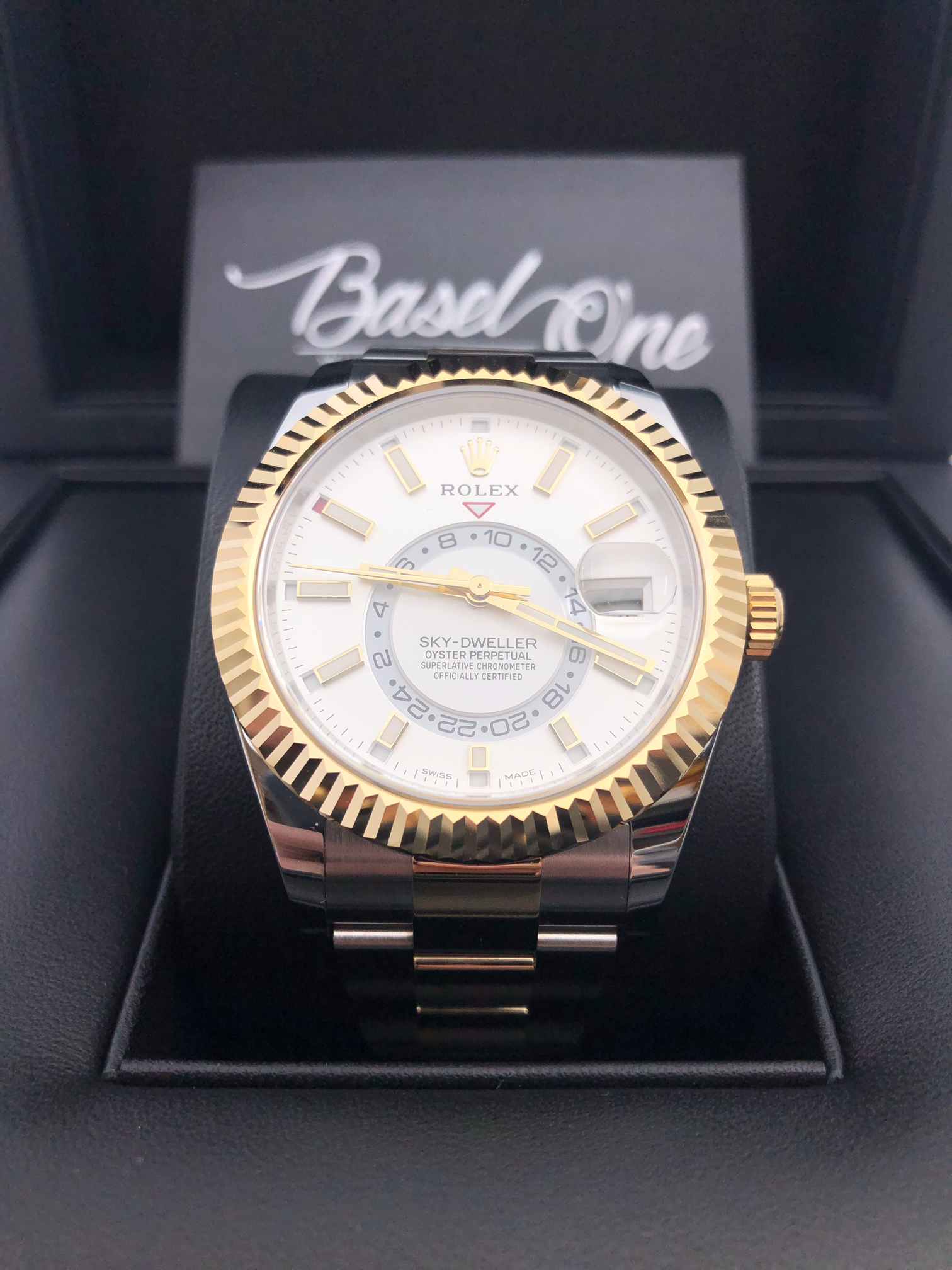 DISCONTINUED BRAND NEW ROLEX 326933 SKY DWELLER STAINLESS STEEL AND YELLOW GOLD GMT DATE WHITE DIAL 42mm