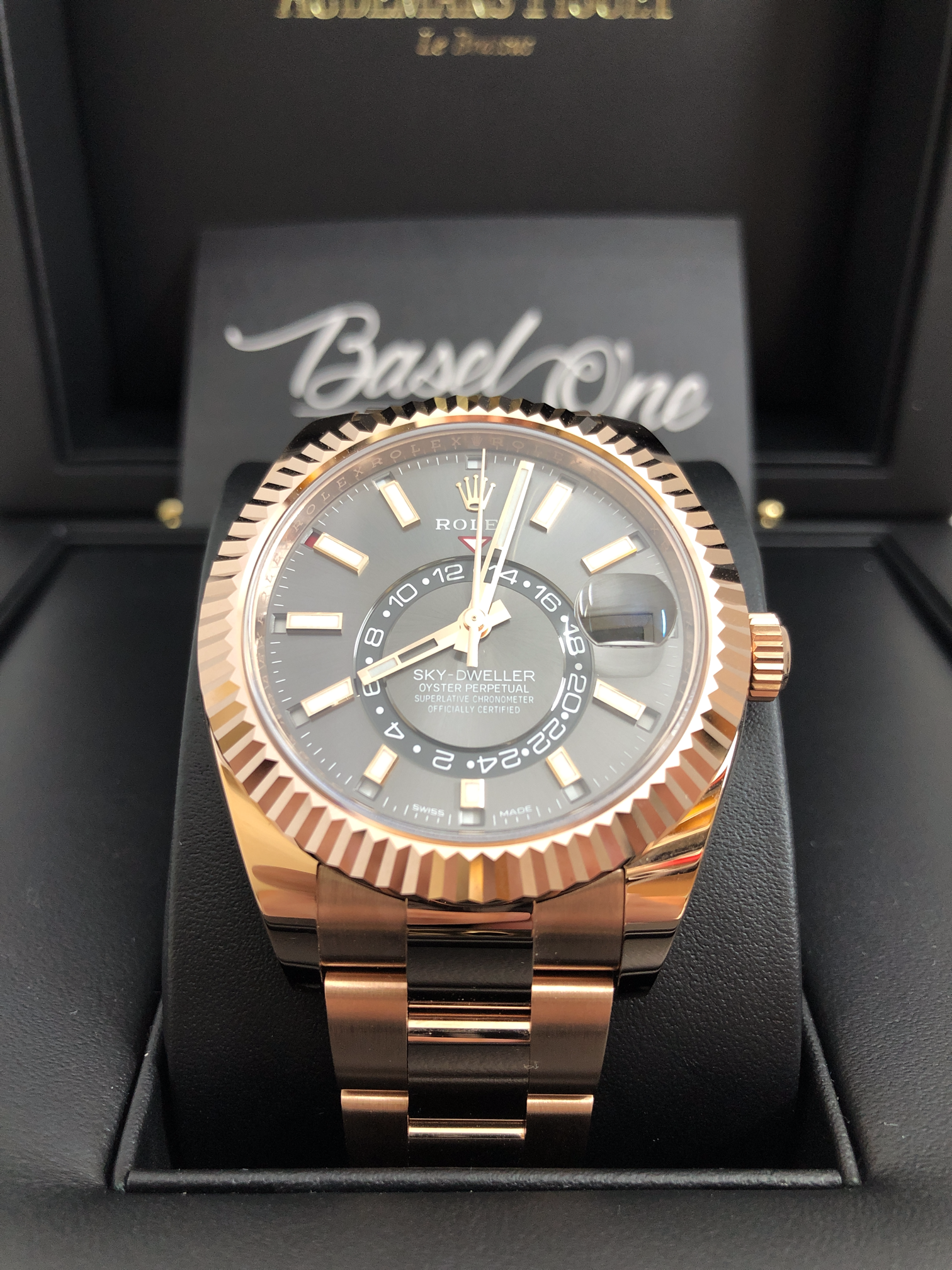 DISCONTINUED BRAND NEW ROLEX 326935 SKY-DWELLER RHODIUM GREY DIAL EVEROSE GOLD OYSTER 42 MM
