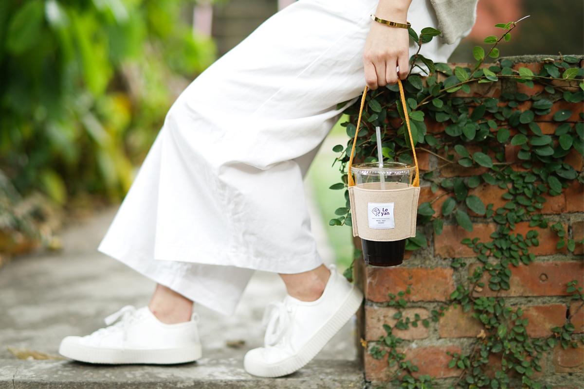 樂洋羊毛氈・Leyan / 提了就走飲料提袋－奶茶杏