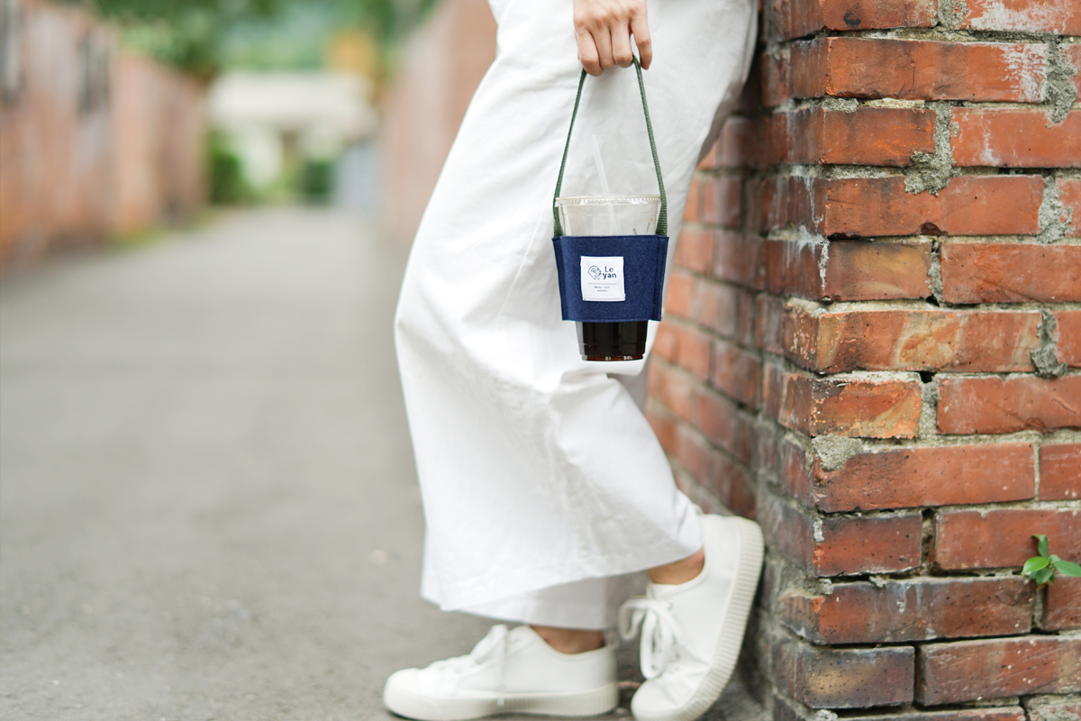 樂洋羊毛氈・Leyan / 提了就走飲料提袋－深藍