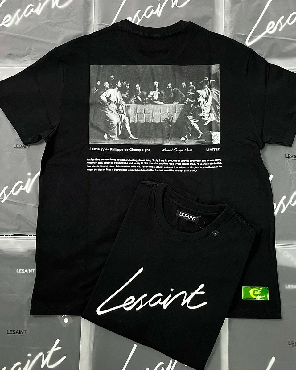 韓國品牌 LESAINT 新款 最後的晚餐 宗教油畫 草寫字體Logo 負片黑灰 短袖 T